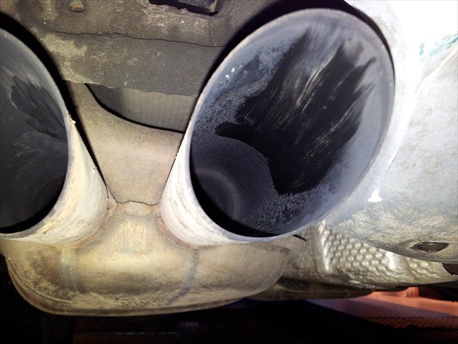 Exhaust tailpipe on a DPF equipped vehicle at 112 650 km after chemical cleaning – detail