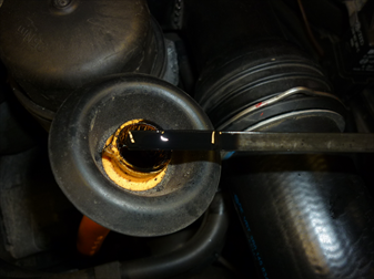 The symptom "increasing engine oil level" is typical for more than one problem....