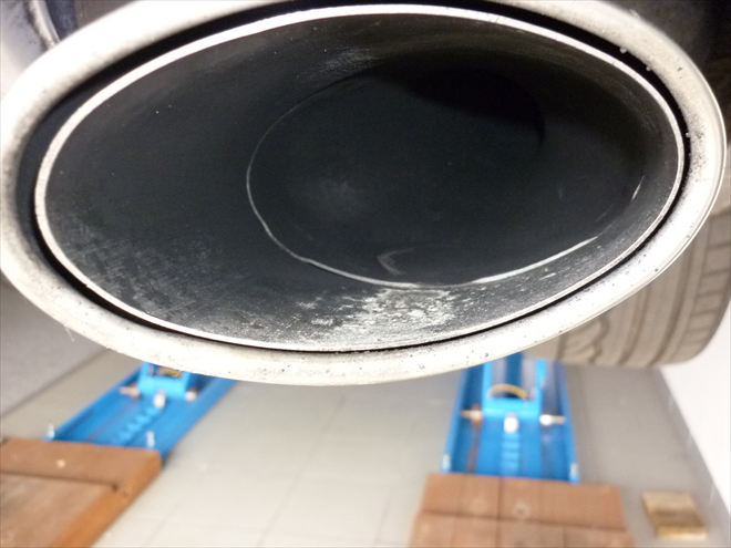 Despite an installed DPF filter the exhaust contains fine soot particles...