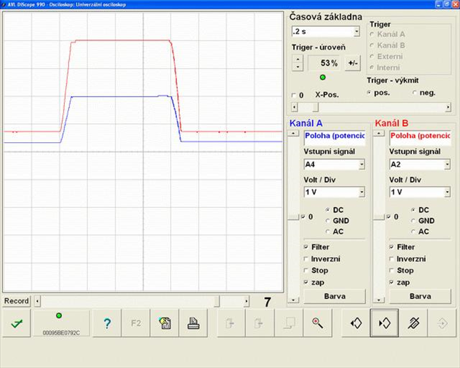 poloha akceleračního pedálu