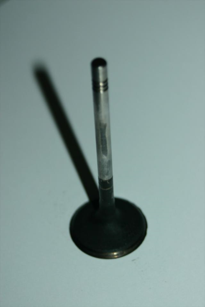 Pic. 11: Intake valve rotated by 180°