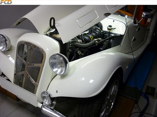 Retro-Roadster LEGR mit Motor vom Ford Focus C-MAX 1,8 