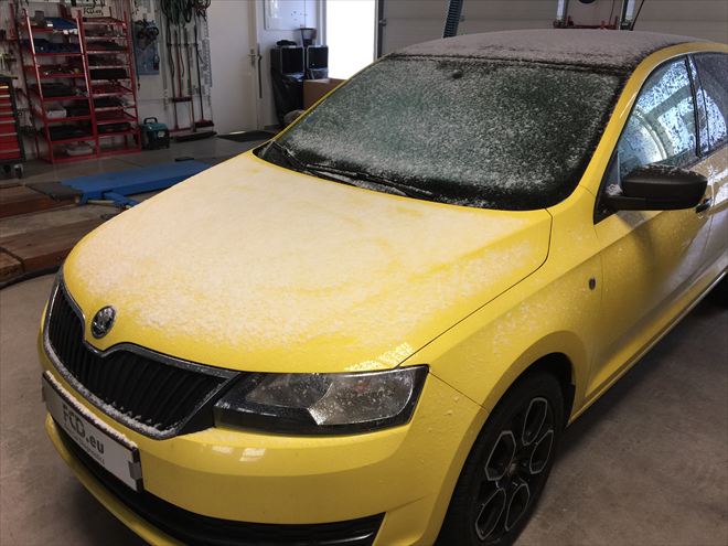 Mínus sedm, v noci - 11 °C - auto vymrzlo a čeká ho start…