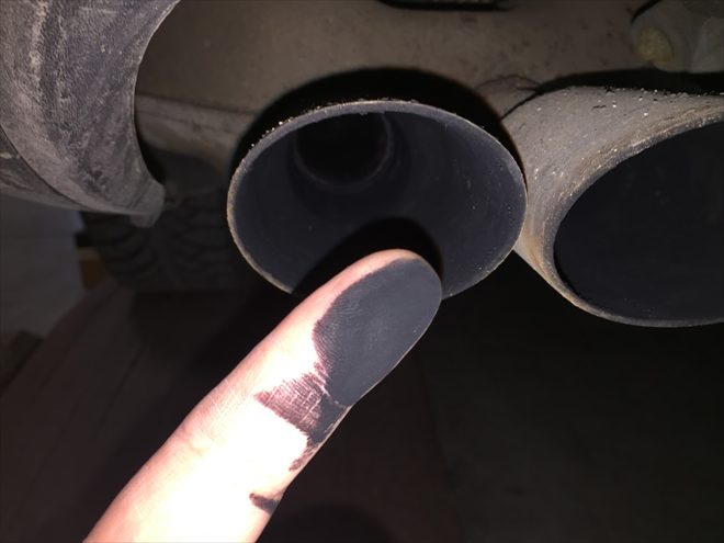 Soot in the exhaust tailpipe