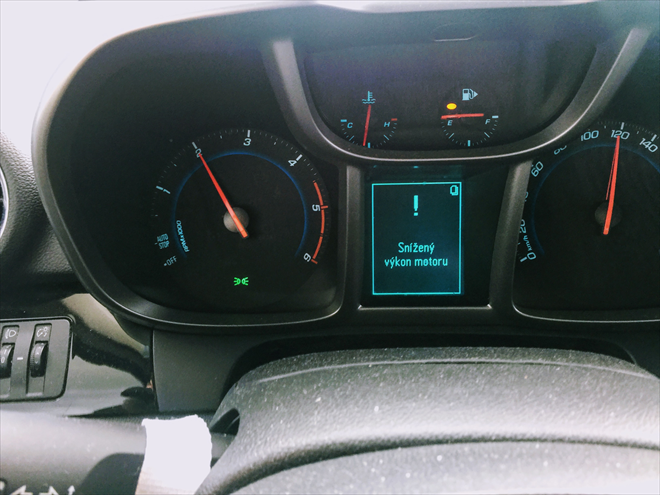 The fault symptom reduces engine power, the car is slowing down