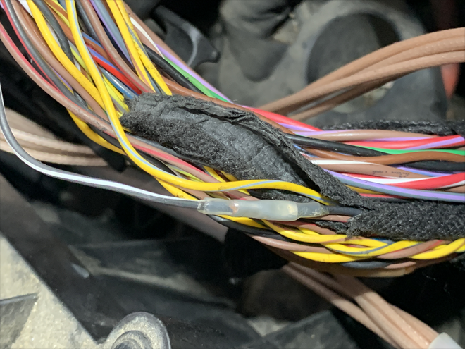 Wiring harness at the control unit