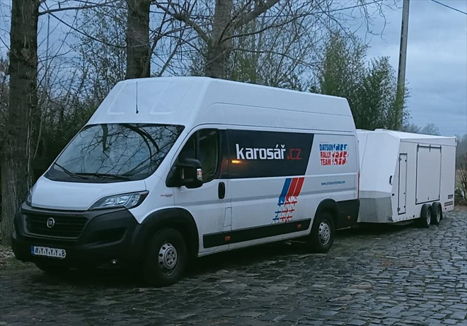 Ducato s vlekem (uvnitř osobní auto)