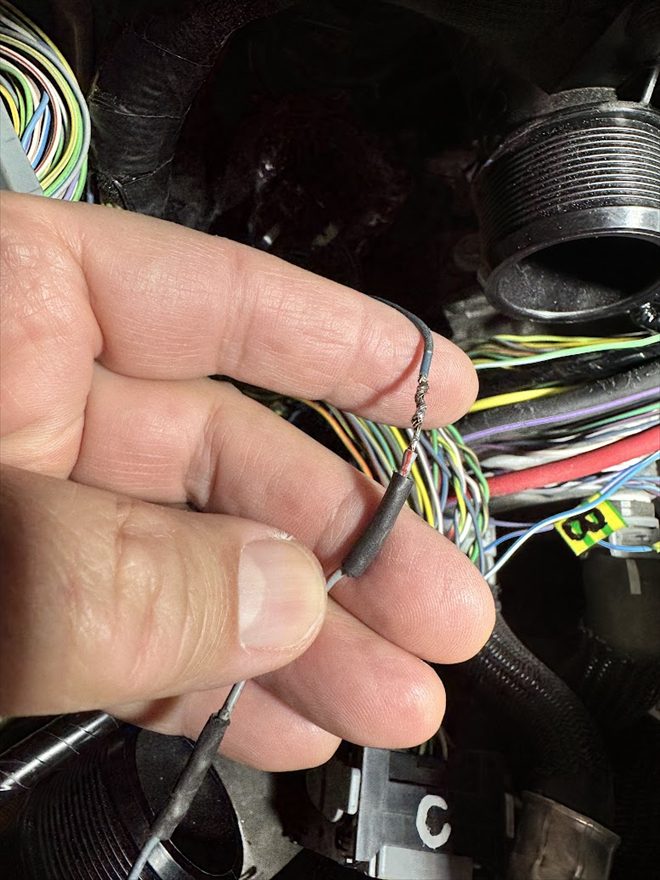 Fušeřina přede mnou - někdo už tu "pracoval"